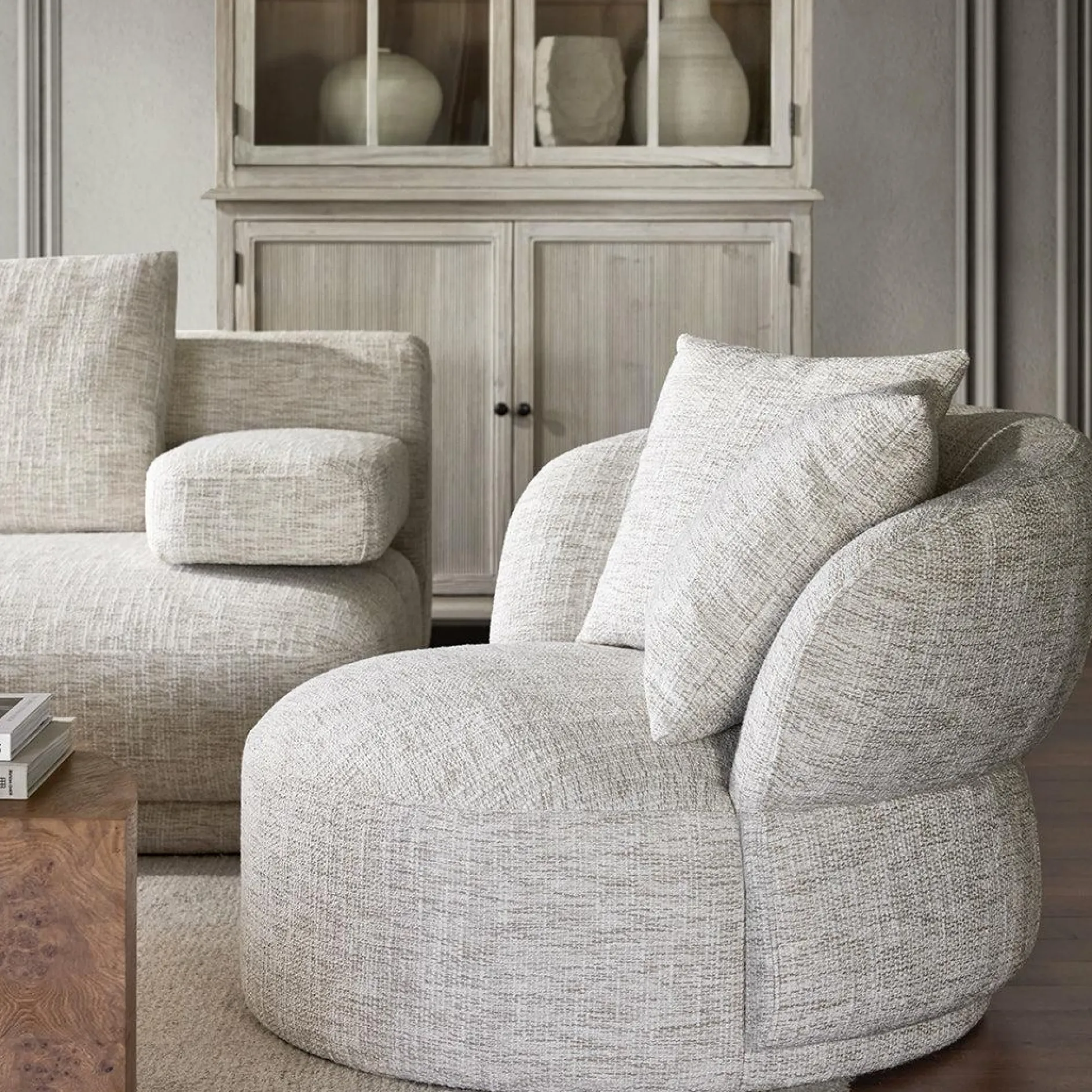Amora - Oversized Chair