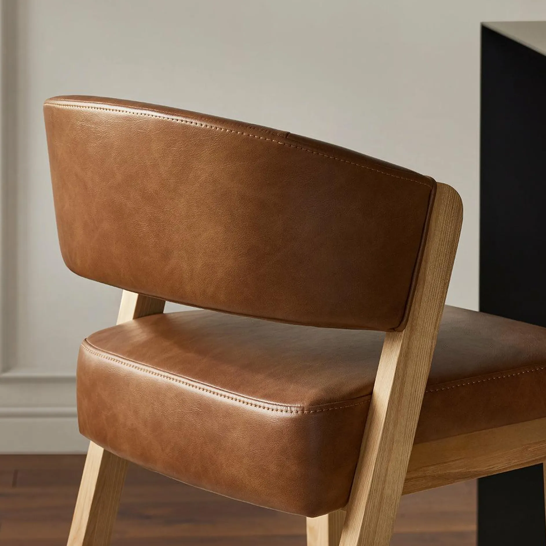 Bélair - Counter Stool in Faux Leather