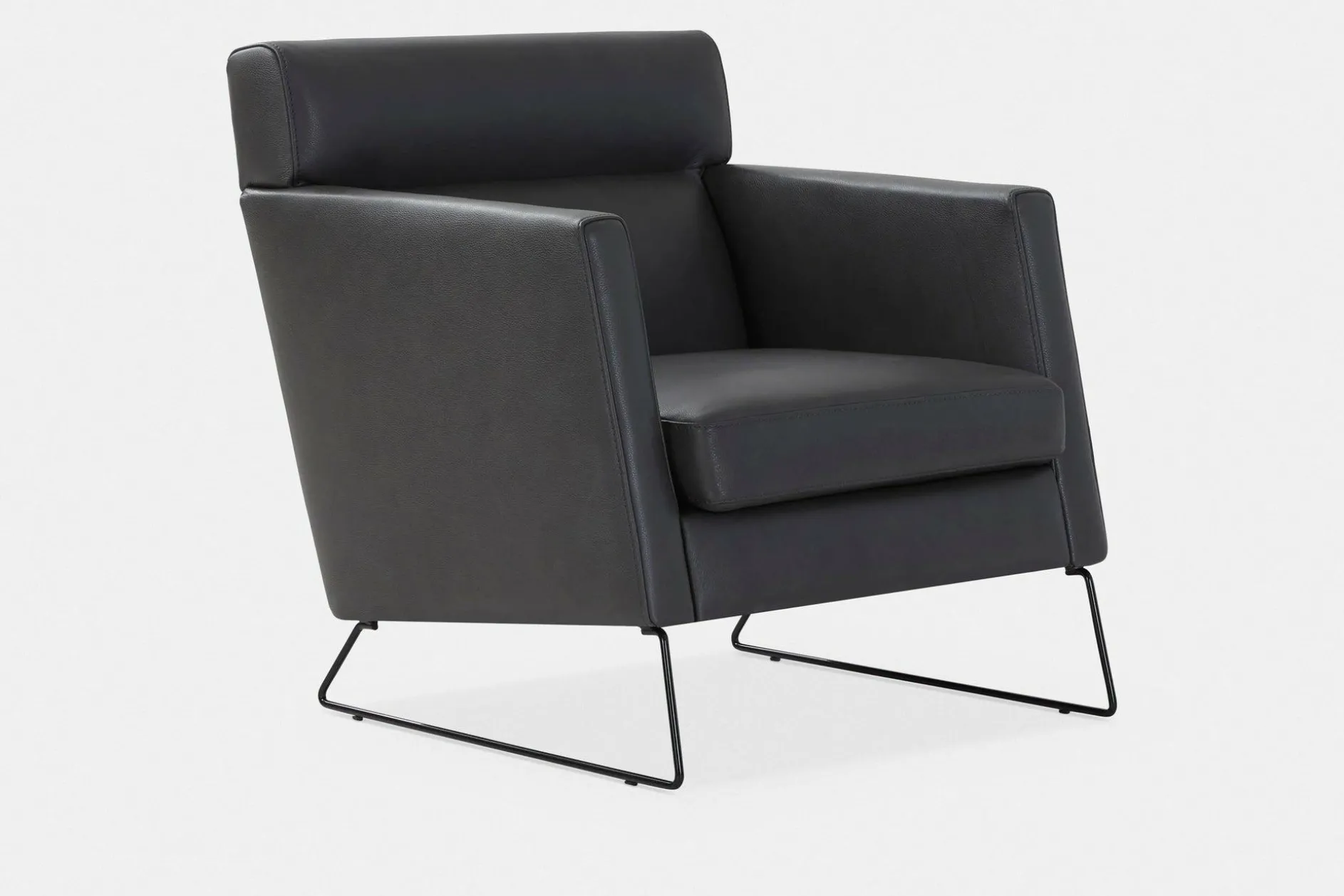 Degano - Armchair with Sled Base by Furninova