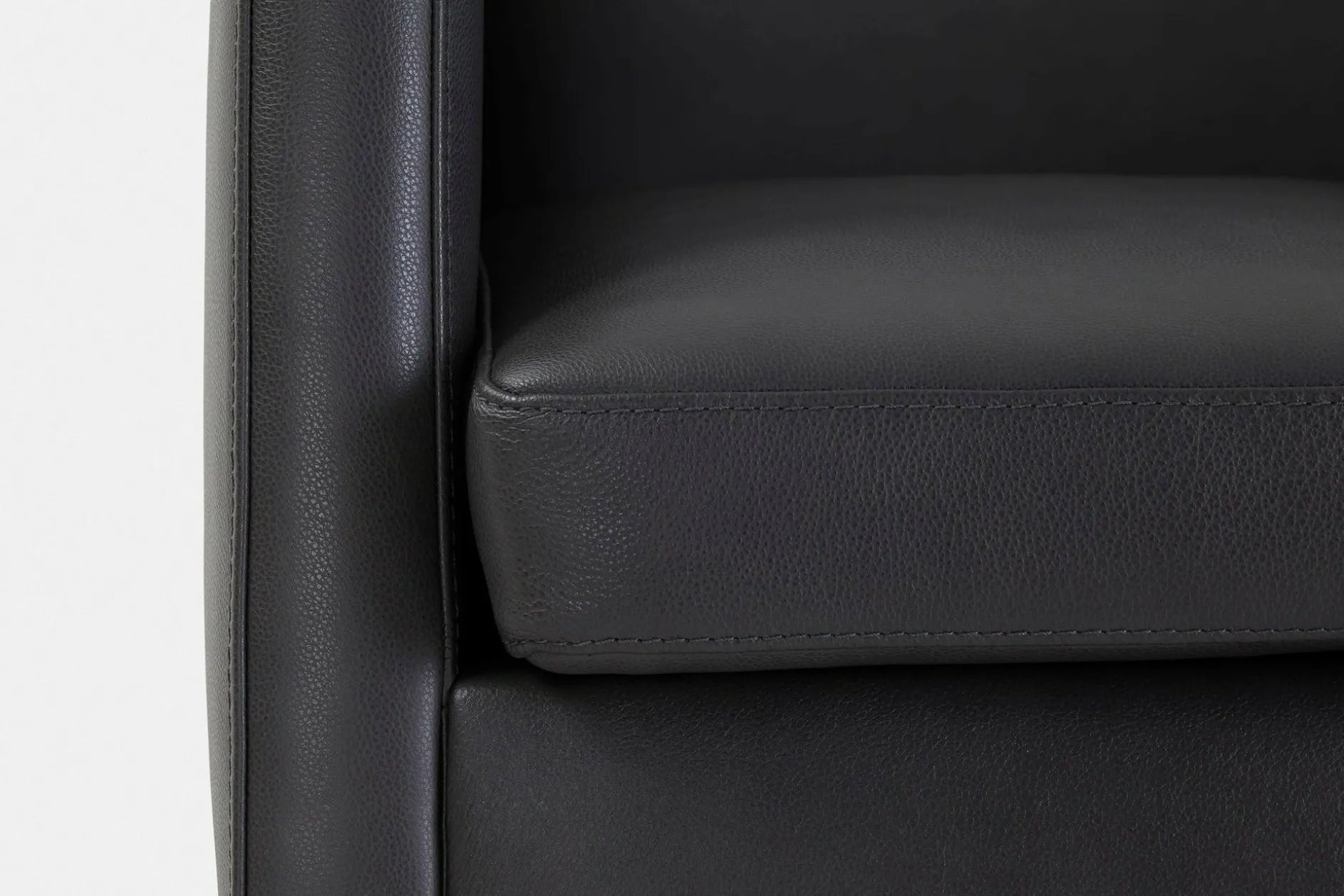 Degano - Armchair with Sled Base by Furninova
