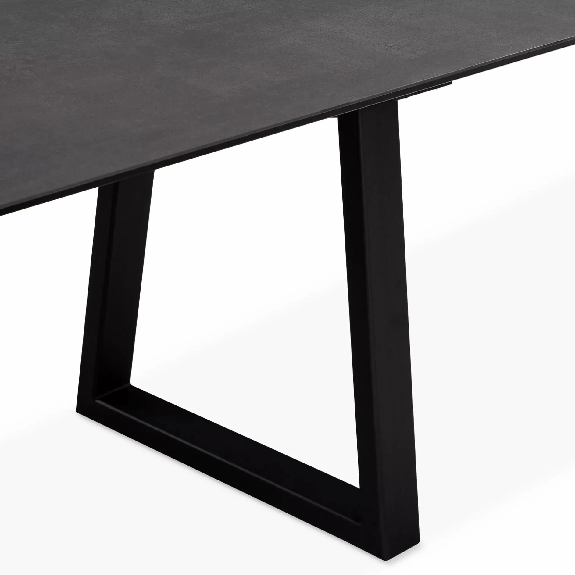 Managua - Extendable Dining Table