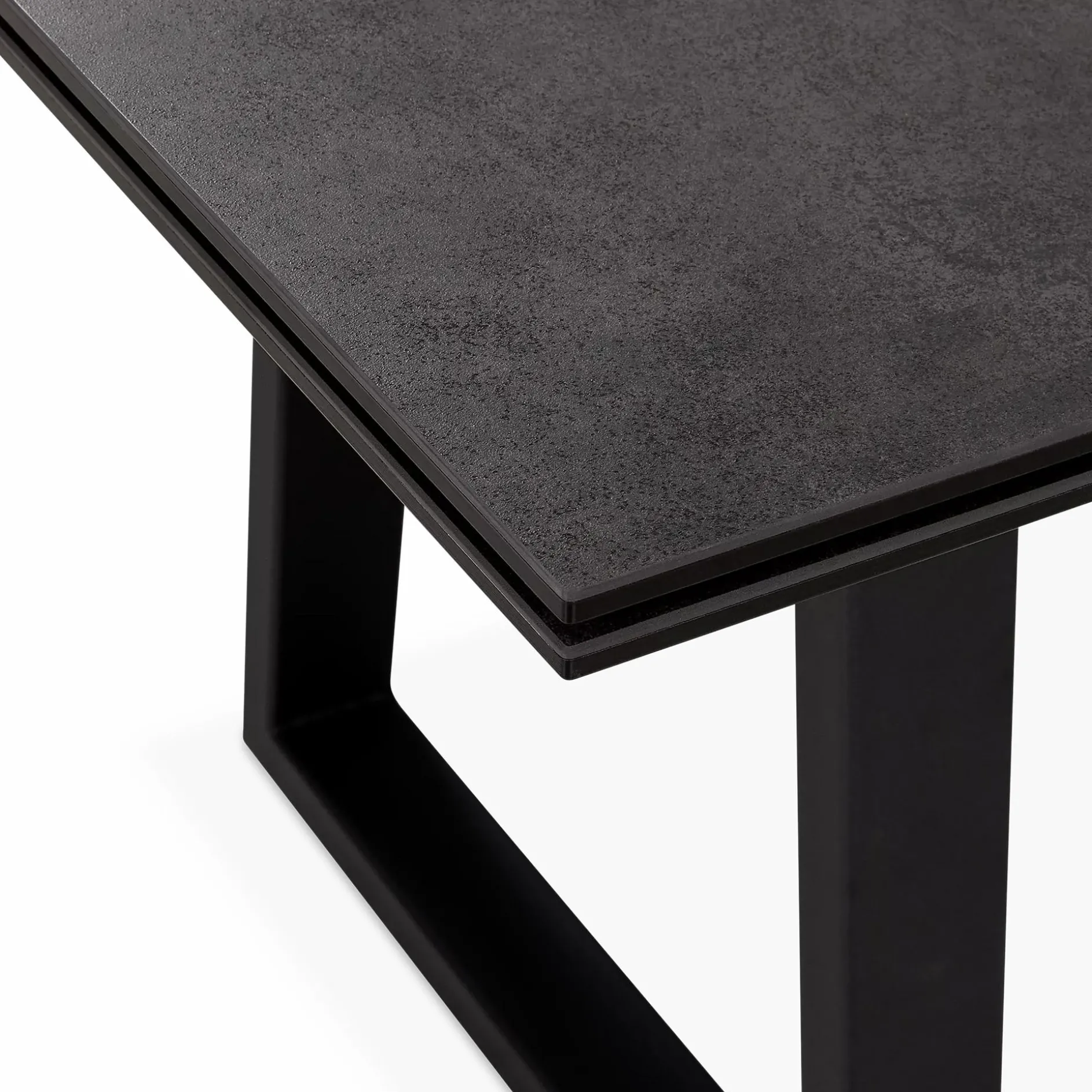 Managua - Extendable Dining Table