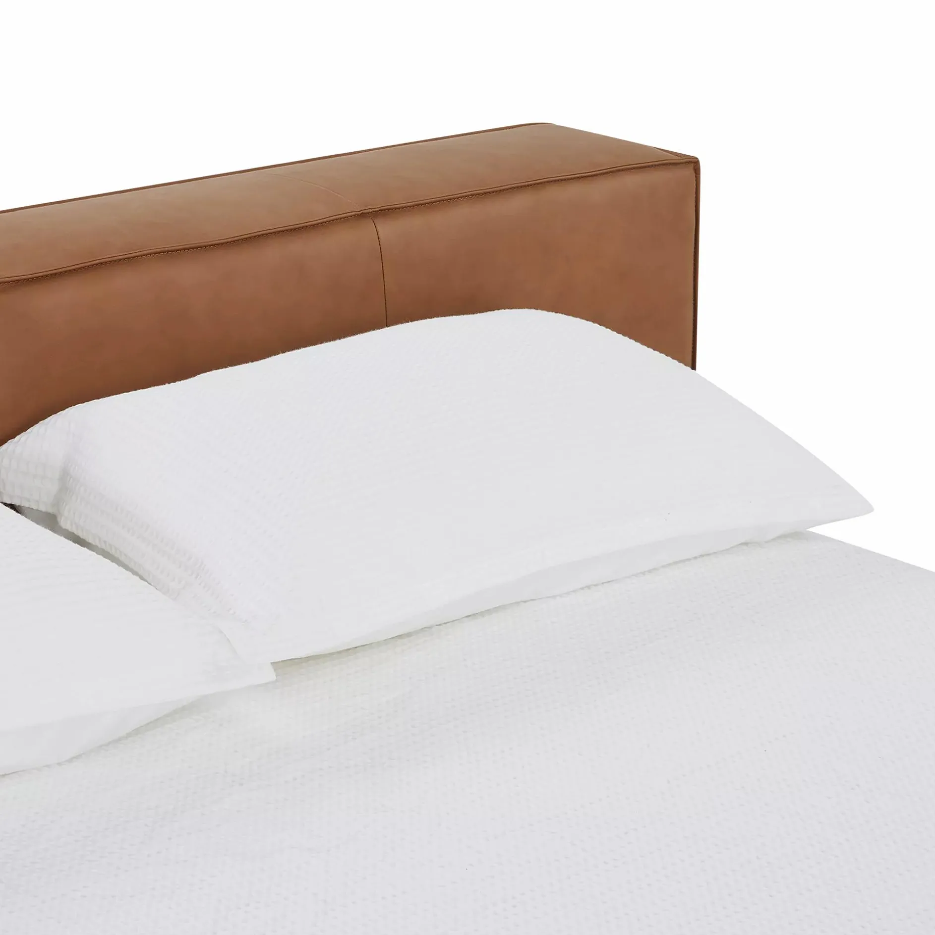 Slova - Leather Platform Bed