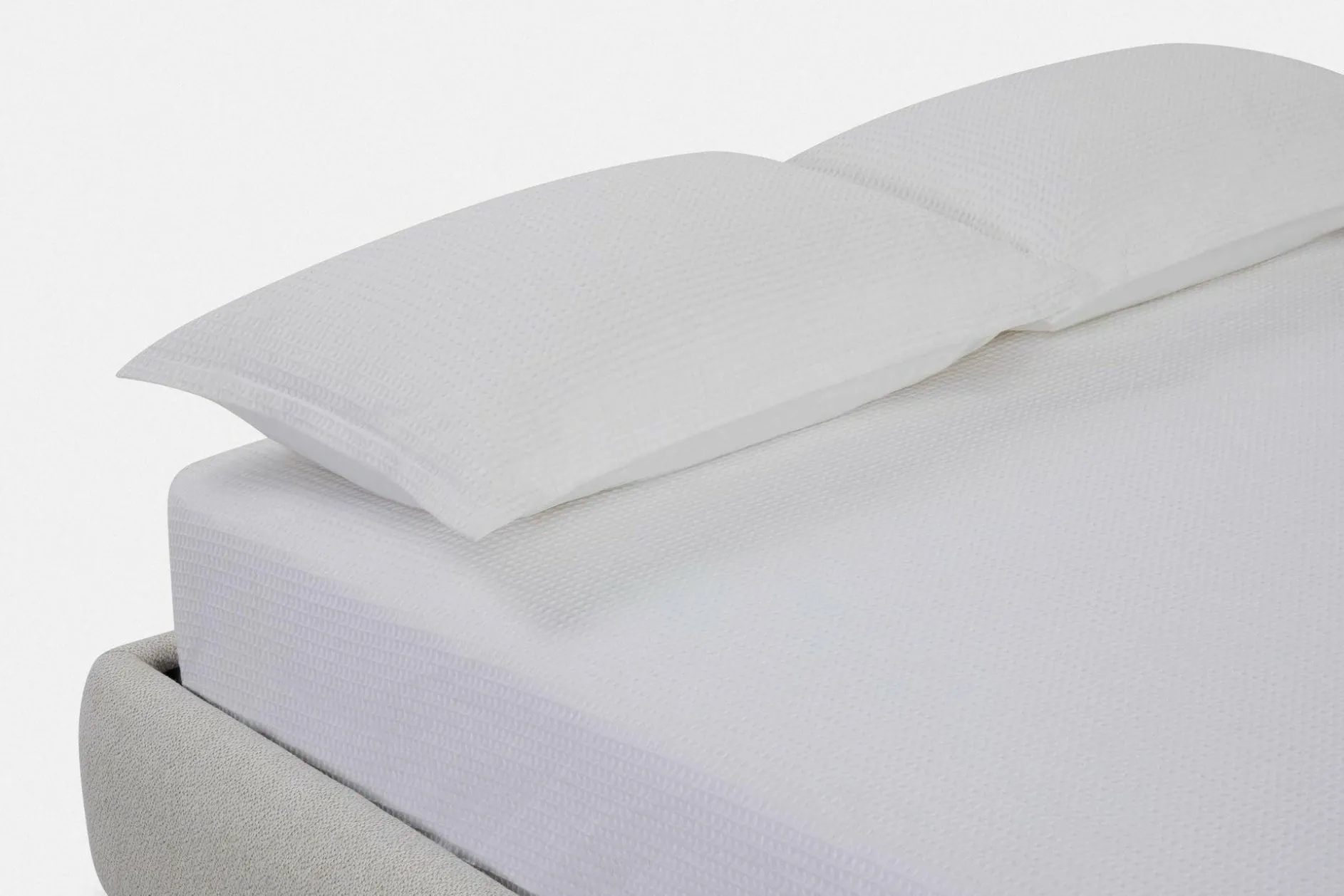 Verso - Fabric-Upholstered Bed