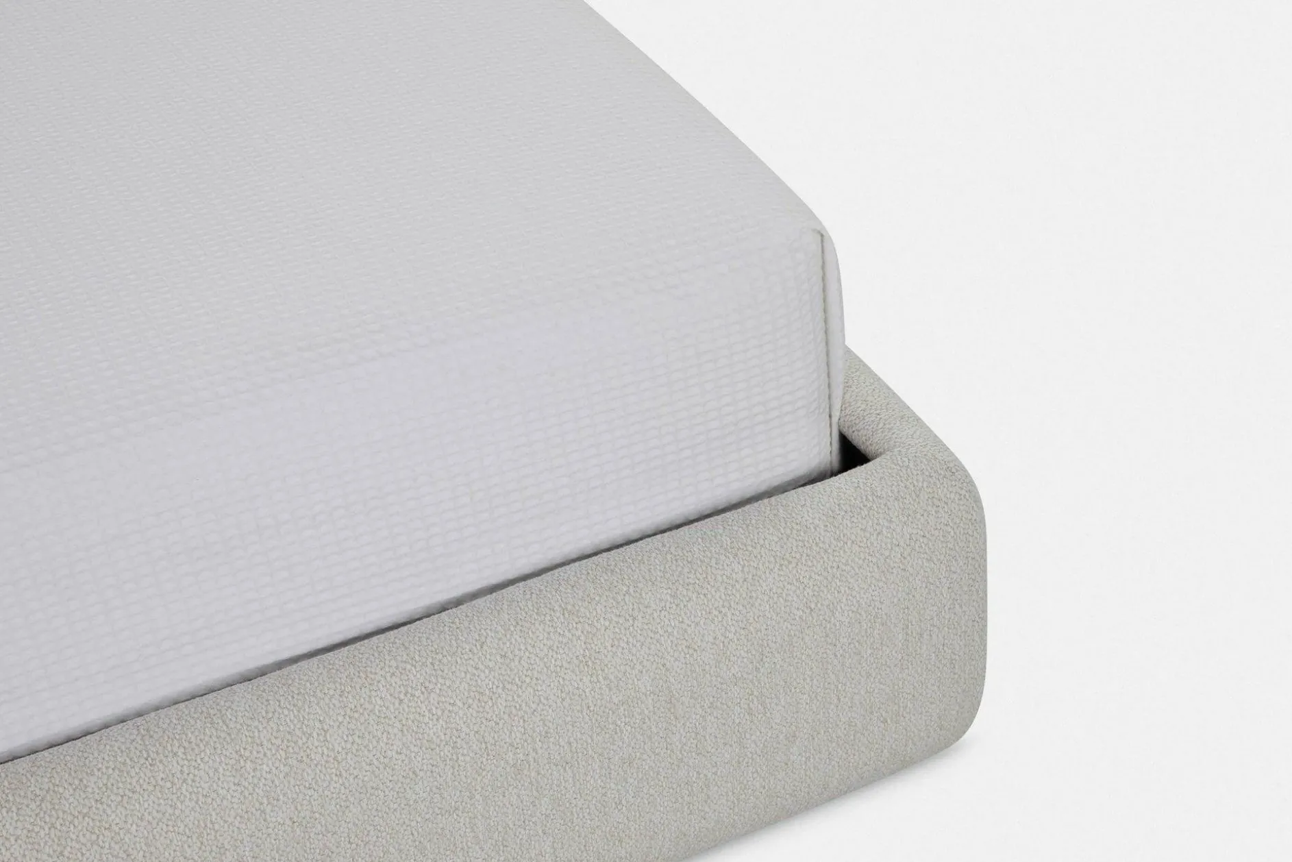 Verso - Fabric-Upholstered Bed
